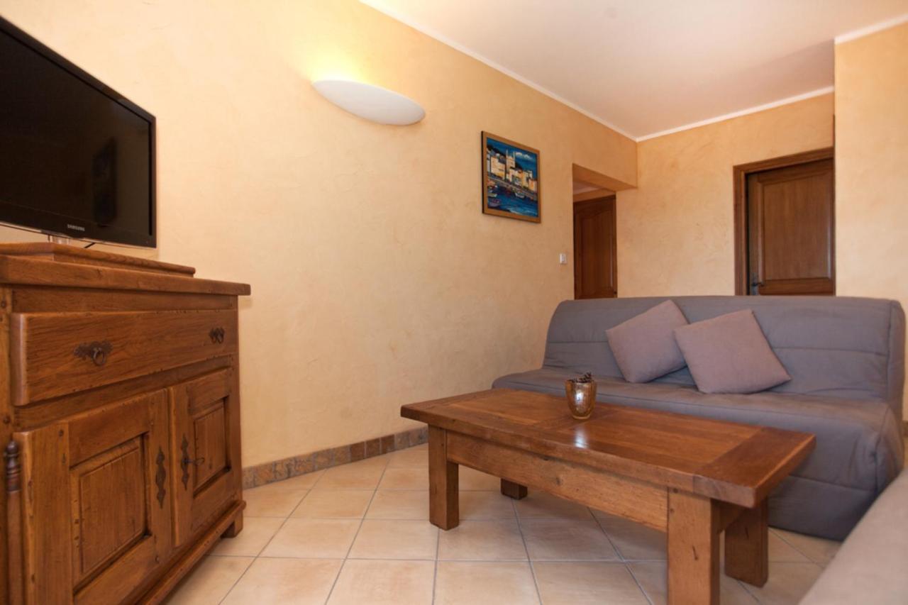 Campu Latinu Apartment *